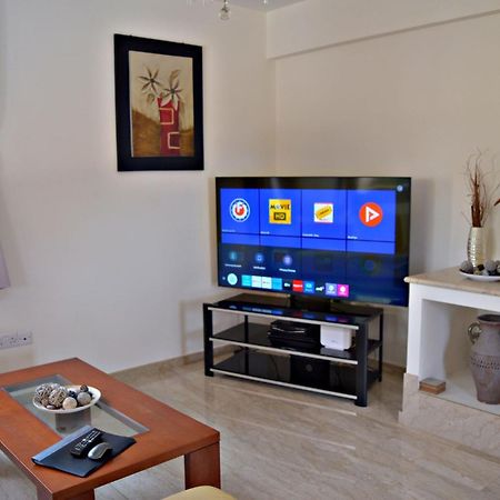 Villa Saraliana Sandy Beach Villas - Heated Pool - Jacuzzi - Private Beach Area Полис Екстериор снимка