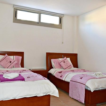 Villa Saraliana Sandy Beach Villas - Heated Pool - Jacuzzi - Private Beach Area Полис Екстериор снимка