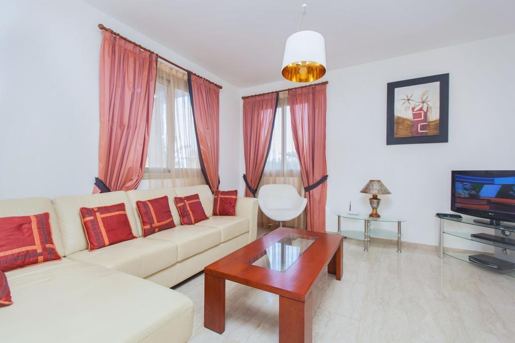 Villa Saraliana Sandy Beach Villas - Heated Pool - Jacuzzi - Private Beach Area Полис Стая снимка